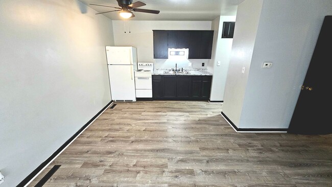 Photo - 126 Poplar St Unidad #7