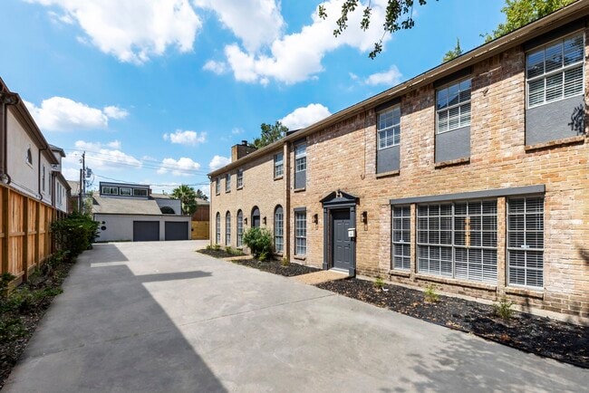 Photo - 2226 Nantucket Dr