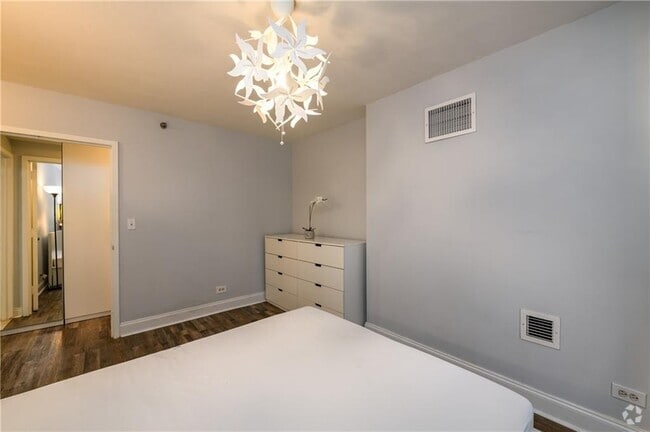 Building Photo - 620 Peachtree St NE Unit 503 Rental