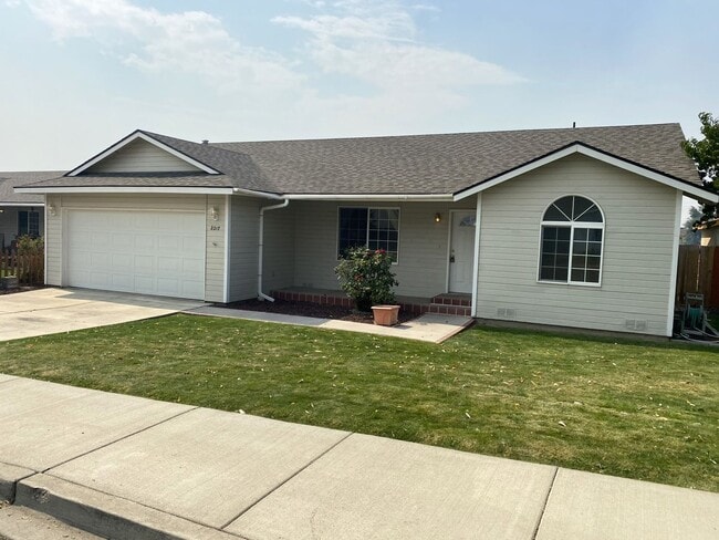Building Photo - 3 Bedroom 2 Bathroom Home for Rent!