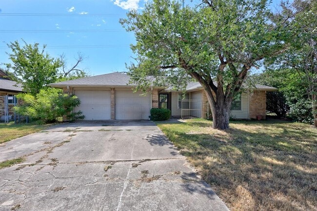 Photo - 800 Central Dr
