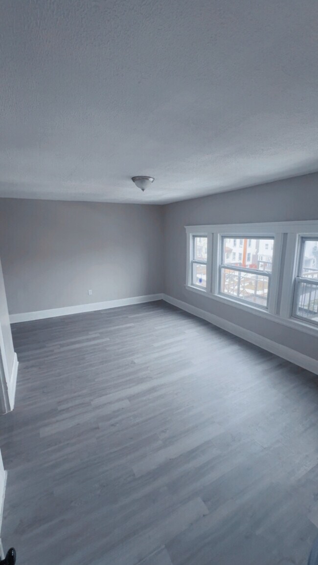 Photo - 93 Carnegie Ave Unit 3rd Floor