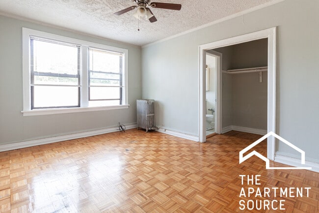 Photo - 717 W Belmont Ave Unit 504