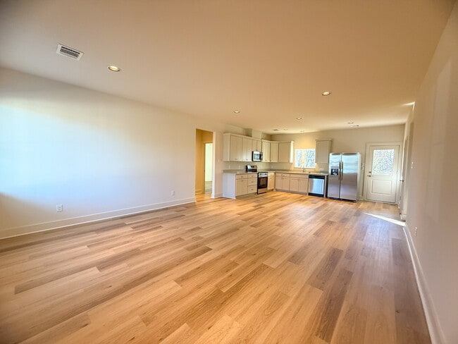 Photo - 106 Kirkland St