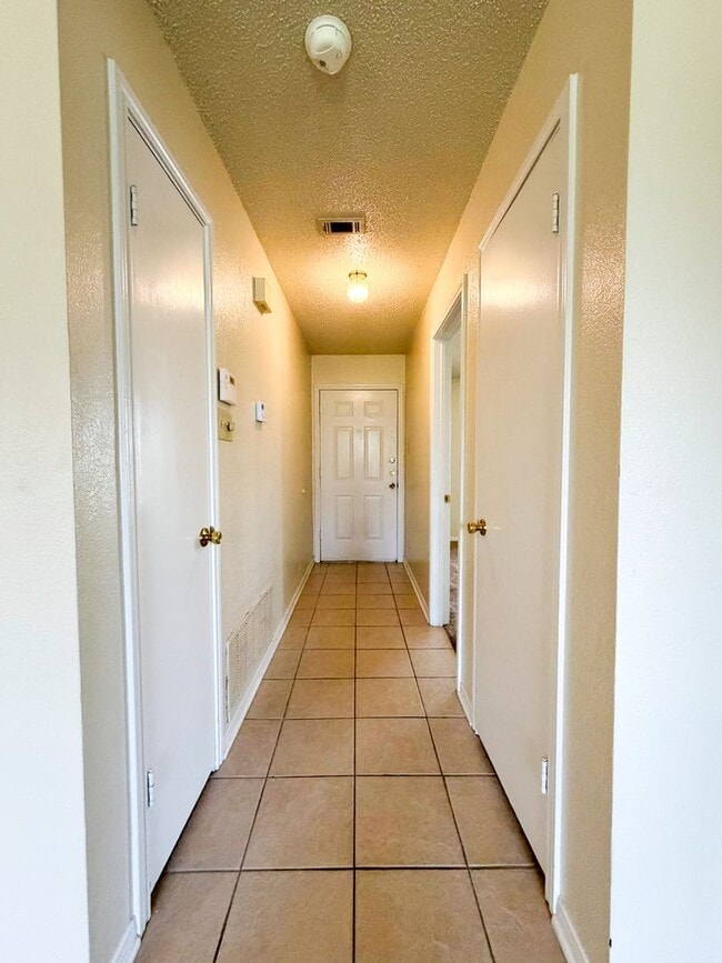 2607 Bluebonnet Dr
