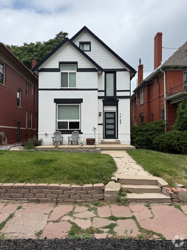 Building Photo - Modern 3-Bedroom Retreat in the Heart of C... Rental