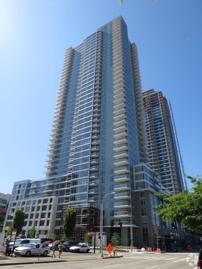 Building Photo - Insignia Condominium ~ Belltown/South Lake...