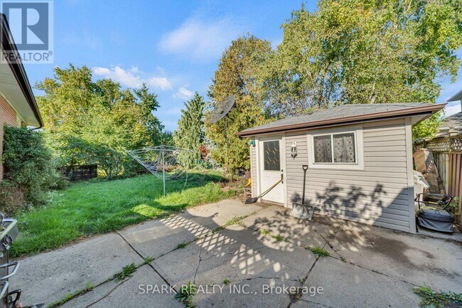 Photo - 16 Horwood Dr