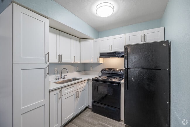 2BR, 2.5BA - 875SF - Kitchen - VILLA VALENCIA