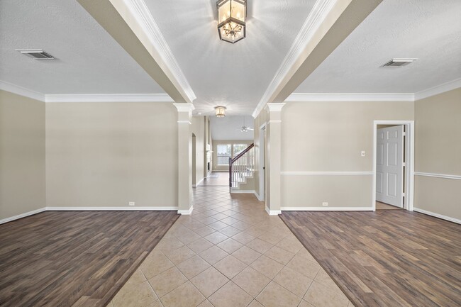 Photo - 19335 Lincoln Heights Ln