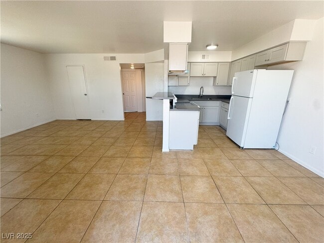Building Photo - 1656 Stevens St Unit 3