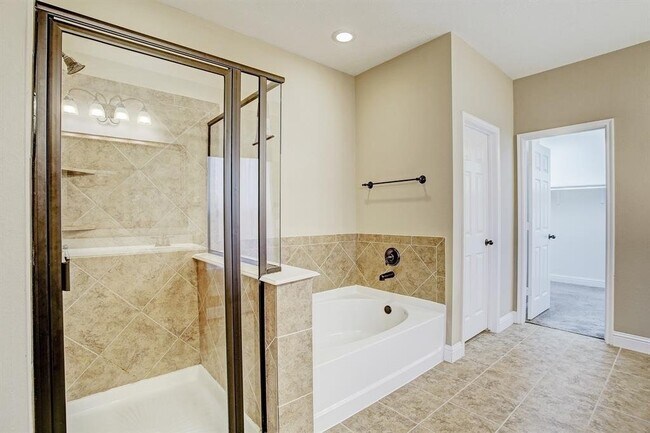 Photo - 11022 Avery Oaks Ln