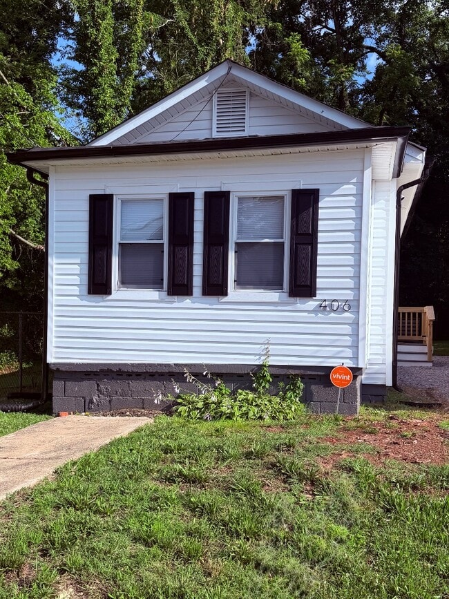 Photo - 406 St Mark St