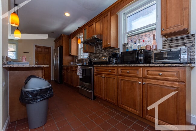 Photo - 1522 Commonwealth Ave