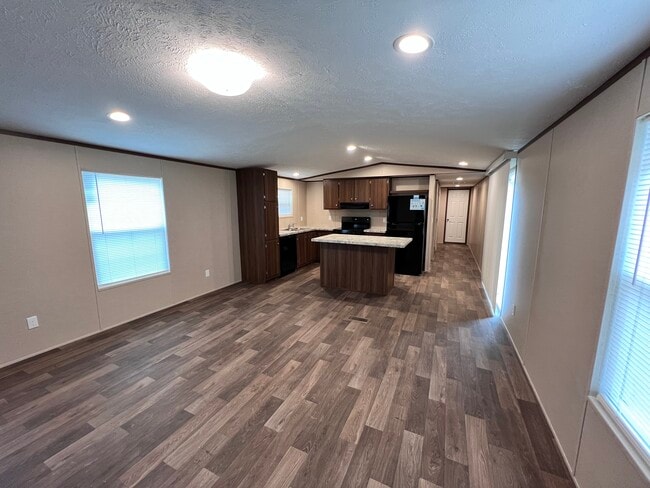 Building Photo - 1711 McKenzie Rd