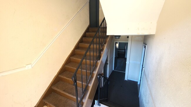 Photo - 7713 Woodward Ave Unidad 3B