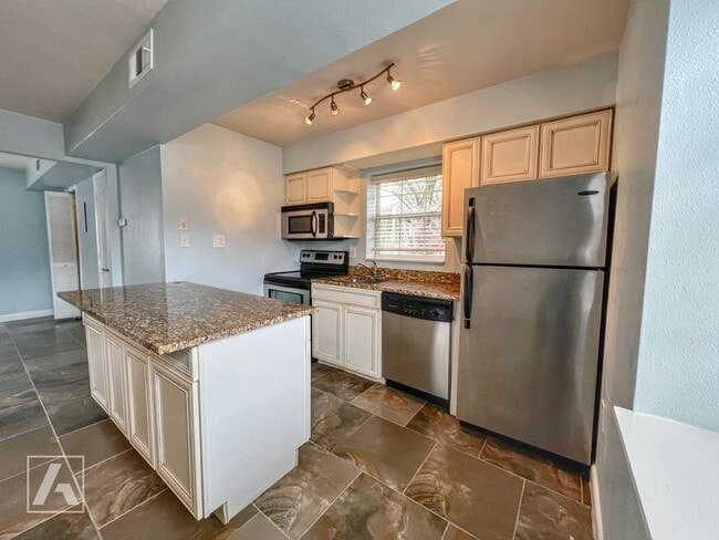 Photo - 813-819 Irma Ave Unit 817#1