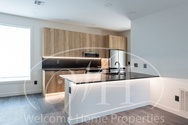 284 NE Maple St Unidad 284 Maple #2