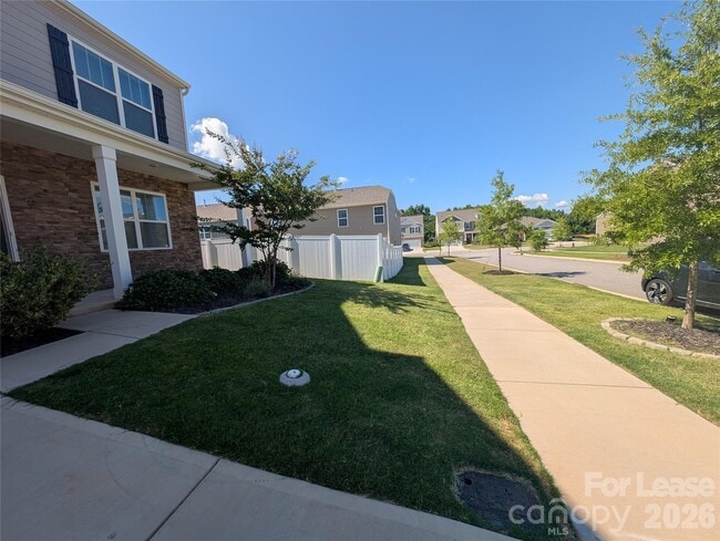 Photo - 2167 Vanderlyn St