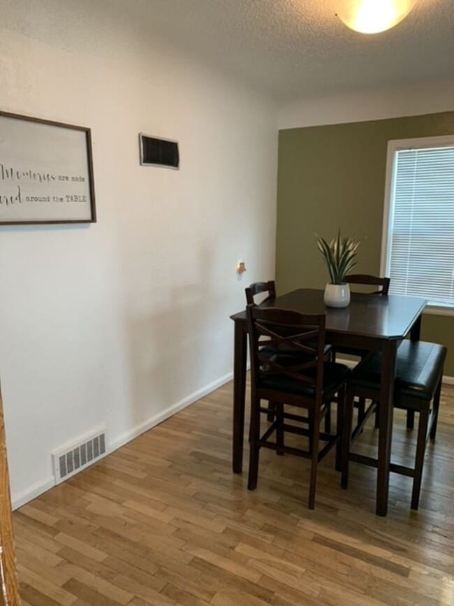 903 N 25th St Unit Upstairs