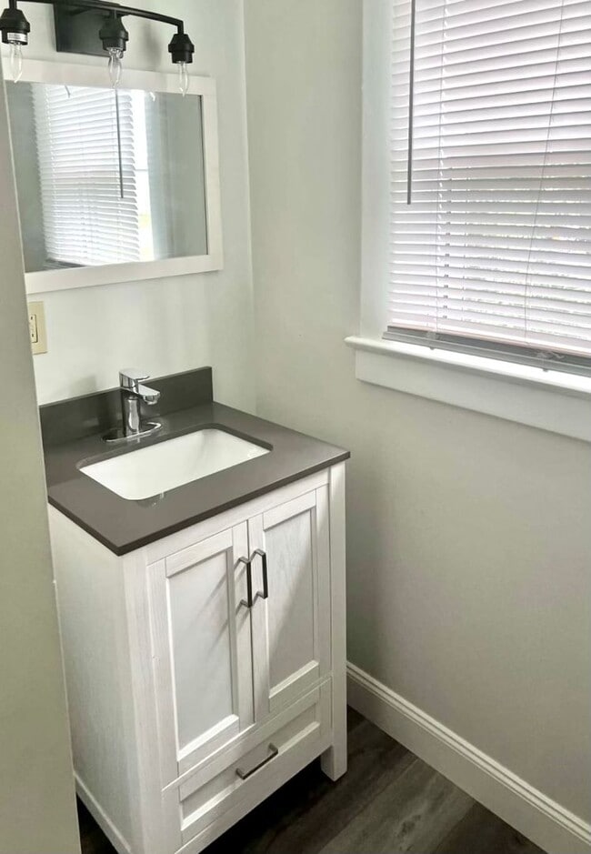 Photo - 66 W Perry St Unit 66 1/2 West Perry