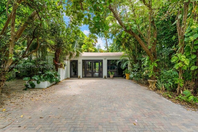 Building Photo - 5390 Sunset Dr