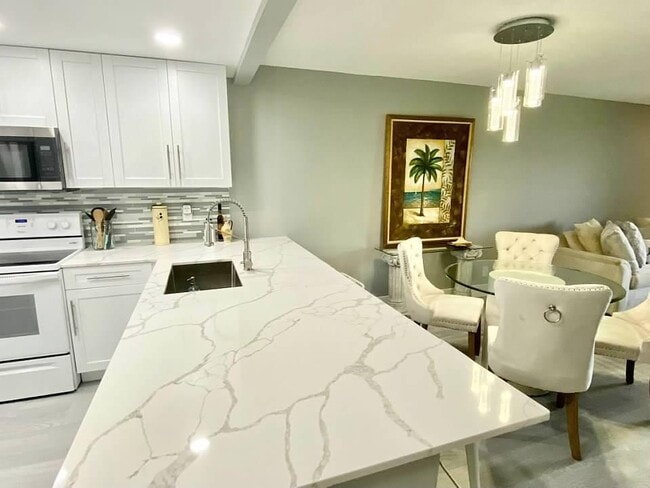 Photo - 6461 NW 2nd Ave Unidad 409