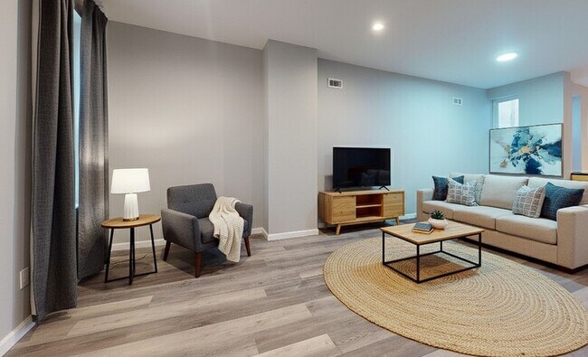 Photo - 929 N St Bernard St