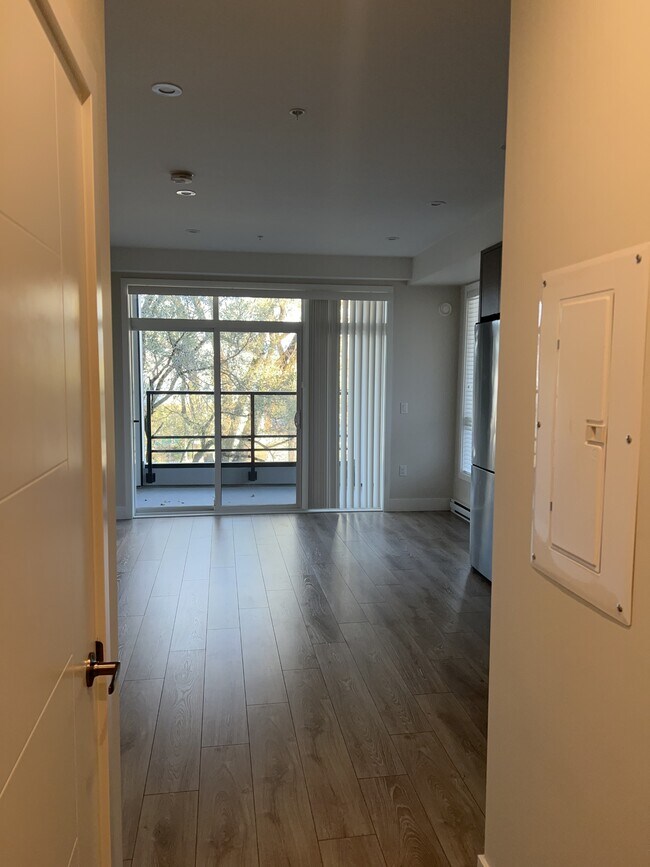 Photo - 45500-45500 Market Way