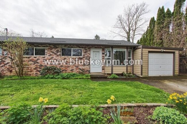 Building Photo - 3 Bed, 1 Bath Duplex With Fenced Yard in Gresham Near Gresham High School