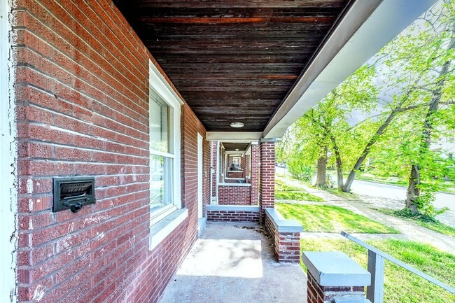 Photo - 3953 Tholozan Ave Unit #2F