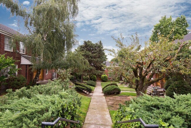 5440 NE Sandycrest Terrace Unit 5440-2