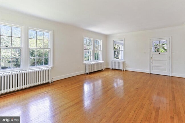 Photo - 8901 Montgomery Ave