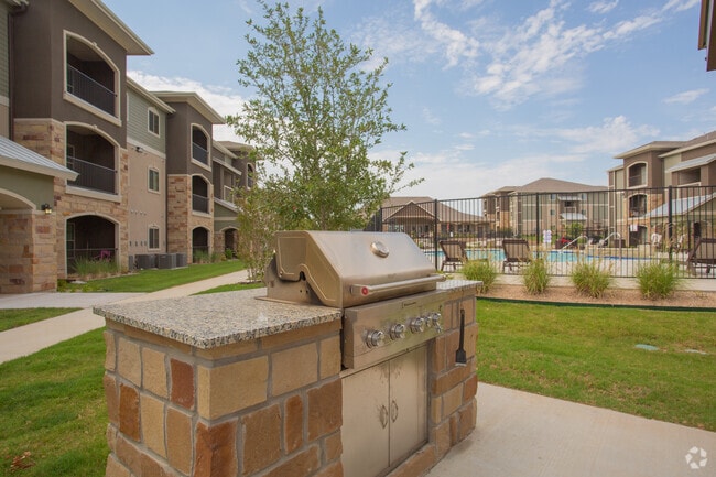 Lone Oak Apartments For Rent in Weatherford, TX