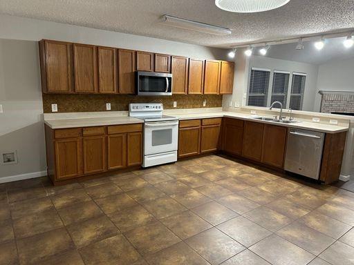 Photo - 9328 Goldenview Dr