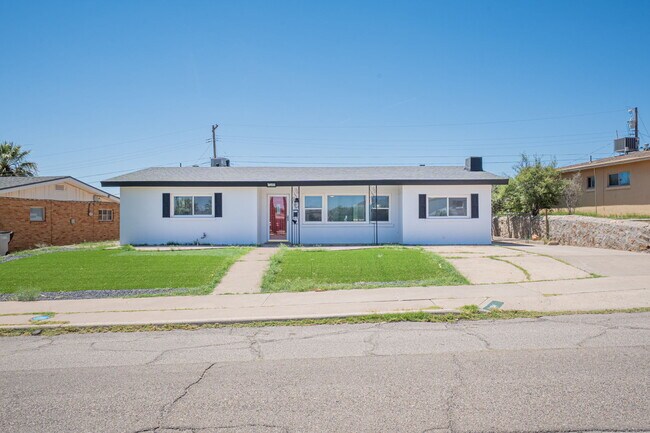 Building Photo - 204 Balboa Rd