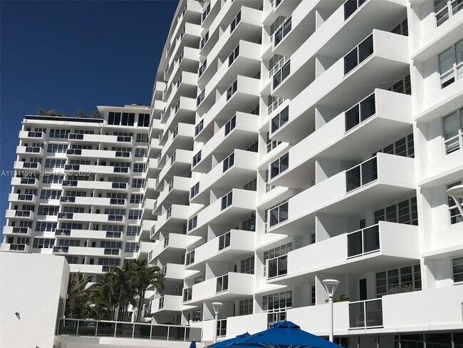 Building Photo - 100 Lincoln Rd Unit 1601