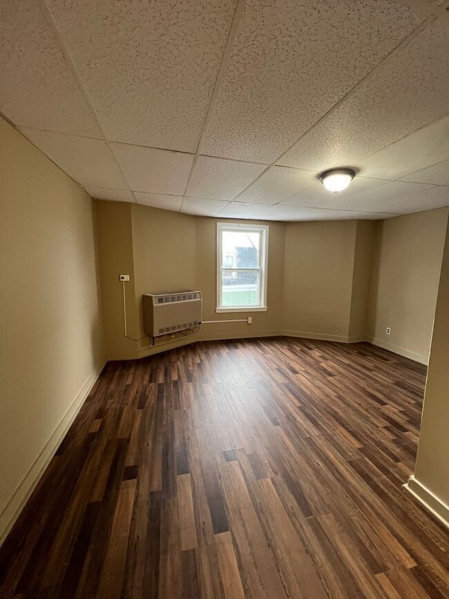 Building Photo - 141 College Ave Unit Apt 3