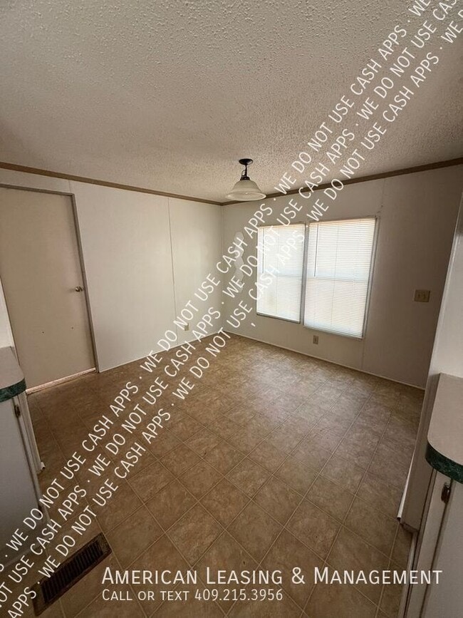 Photo - 108 Hornet Ln
