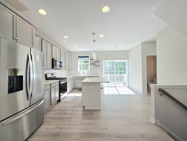Photo - 13146 Dowdens Sta Wy