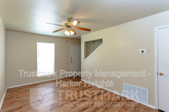 4005 Madison Dr