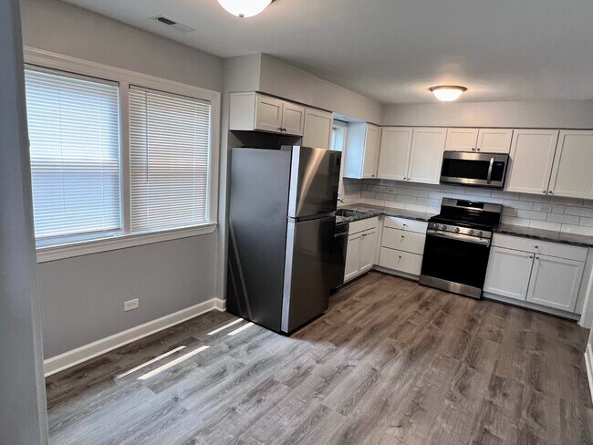 Photo - 6059 W Montrose Ave Unit 1