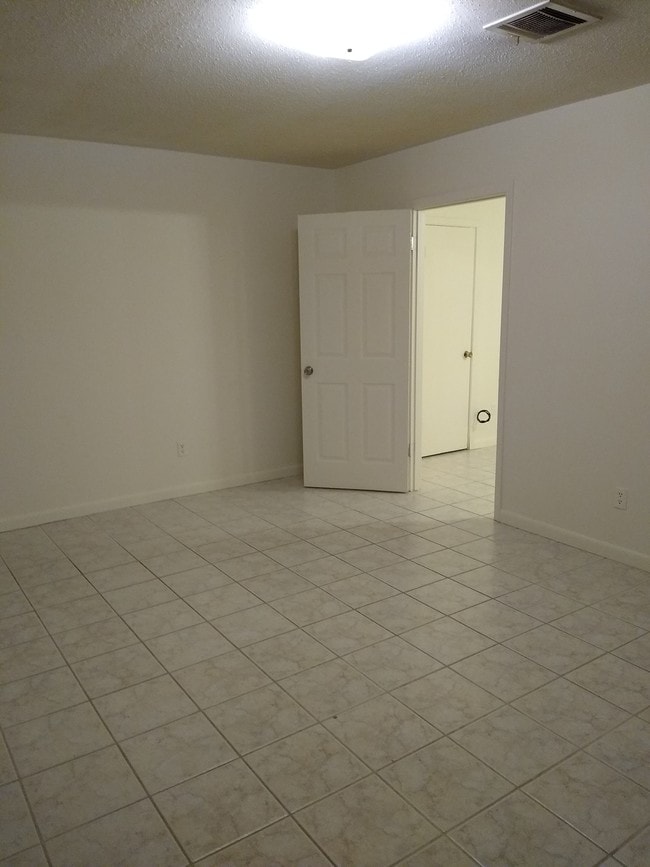 Fotografía del edificio - 1404 Benton St Unidad 1404