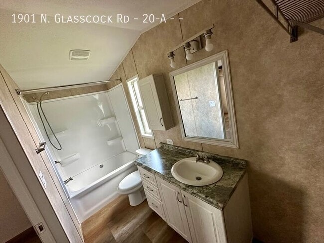 Photo - 1901 N Glasscock Rd
