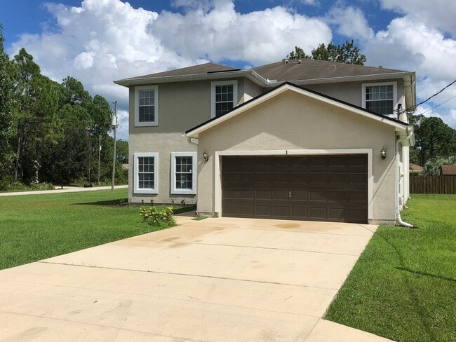 Photo - Large 5 Bedroom, 3 Bathroom Single Family ...