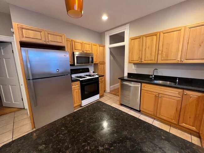 Building Photo - 68 Calumet St Unit 68 Calumet St. #1