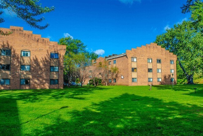 Dutch Village Apartments