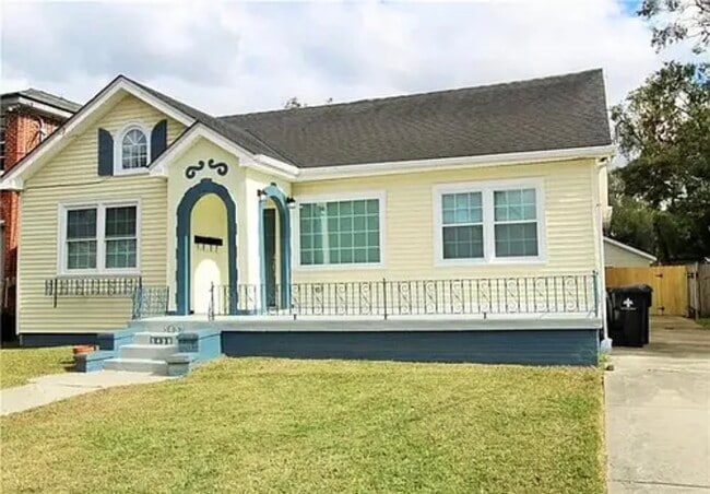 Photo - 5437 Vermillion Blvd
