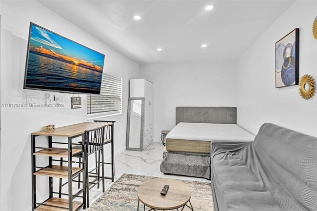 Photo - 4328 SW 49th Ct Unit Efficiency