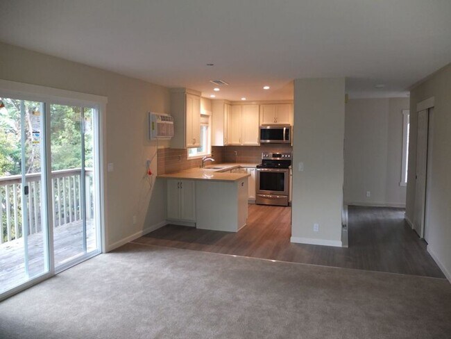 Photo - Laurel, 1132-1136 Unit 1132